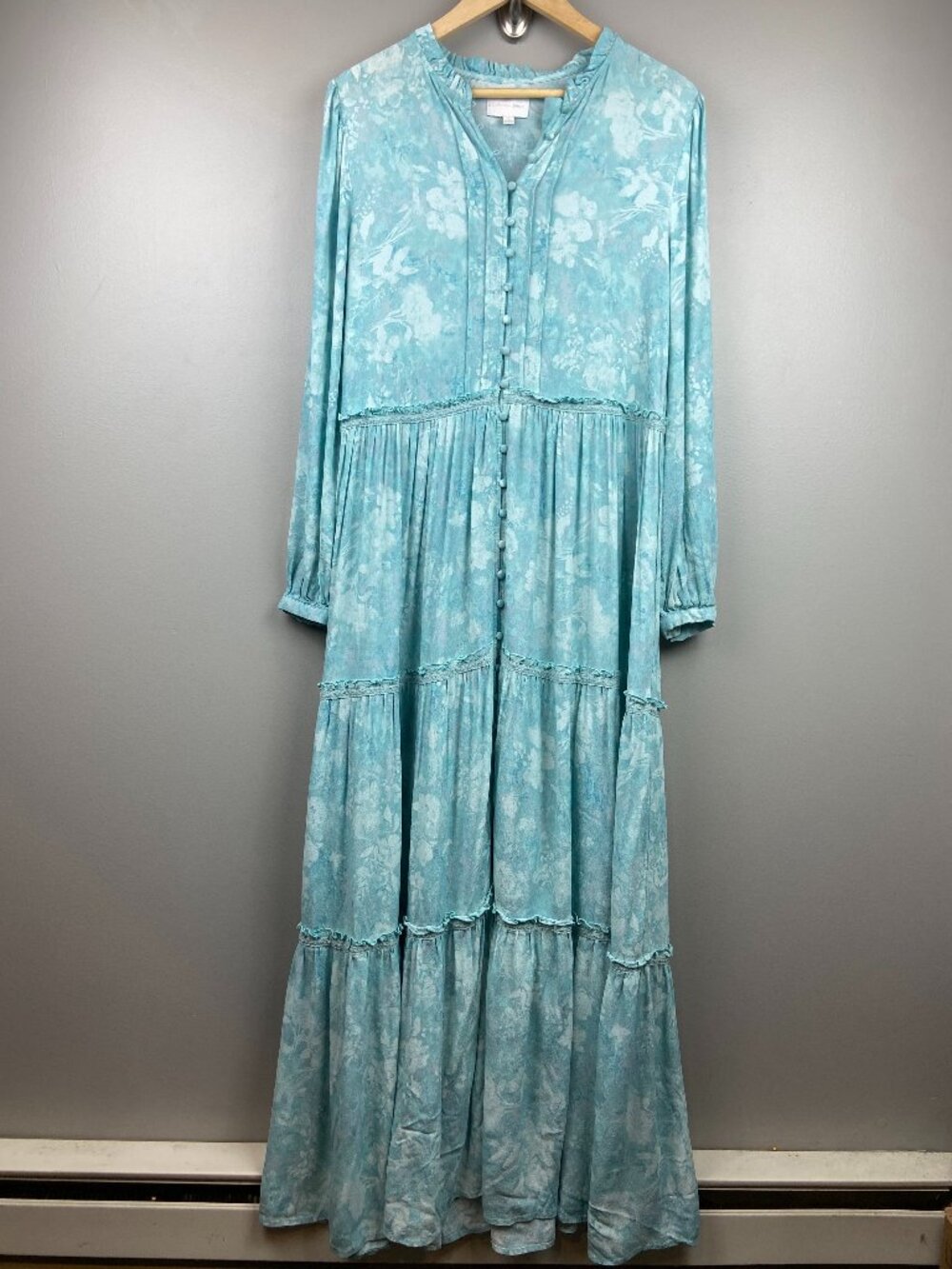 A Collective Story Long Sleeve Tiered Maxi Dress Blue with Floral Print Sz Large